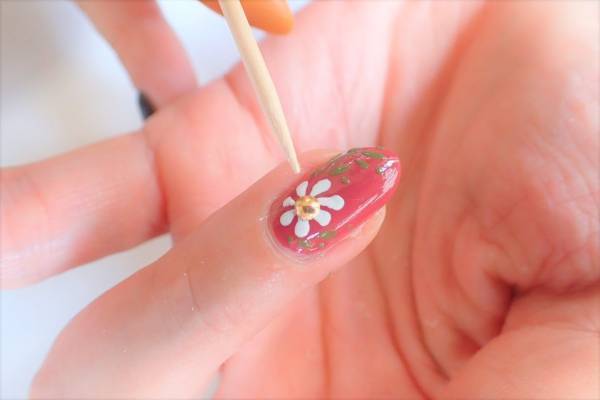レトロフラワーネイルの簡単なやり方【マニキュアでセルフネイル】