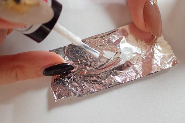 レトロモダンフラワーネイルの簡単なやり方【マニキュアでセルフネイル】