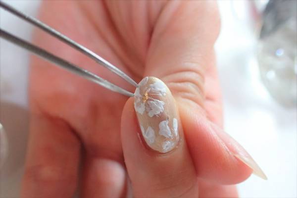 レトロモダンフラワーネイルの簡単なやり方【マニキュアでセルフネイル】