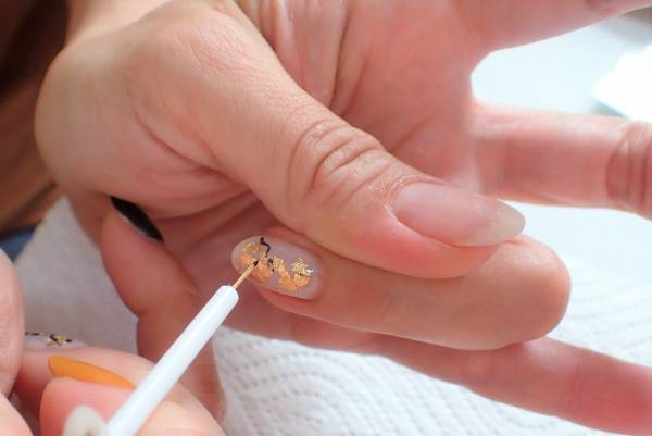 大理石ネイル（秋ver.）の簡単なやり方【マニキュアでセルフネイル】