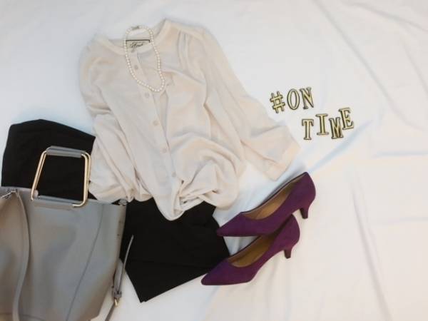 パープルのパンプスで足元に旬色を。U3000円に見えないRe:EDIT靴が優秀