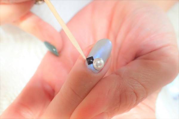 偏光パールネイルの簡単なやり方【マニキュアでセルフネイル】