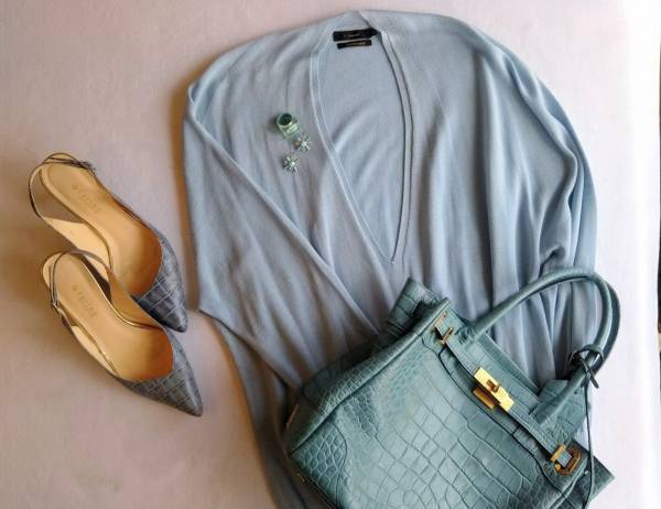 色のあるファッションで、女の人生を楽しみ尽くそう！