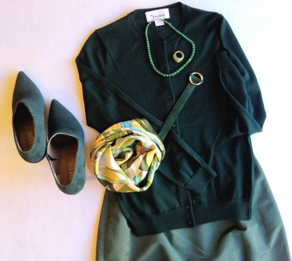 色のあるファッションで、女の人生を楽しみ尽くそう！