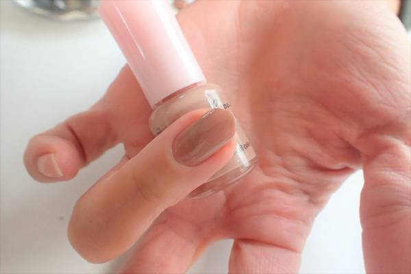 秋冬仕様。大人辛口ハーフフレンチの簡単なやり方【マニュキュアでセルフネイル】