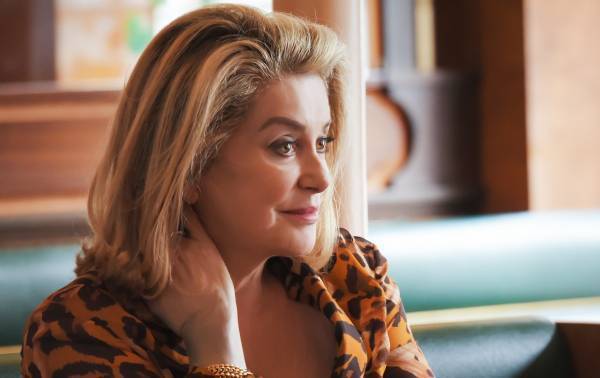 映画『ルージュの手紙』感想。珠玉の人生讃歌！カトリーヌ・ドヌーヴとカトリーヌ・フロの豪華共演！