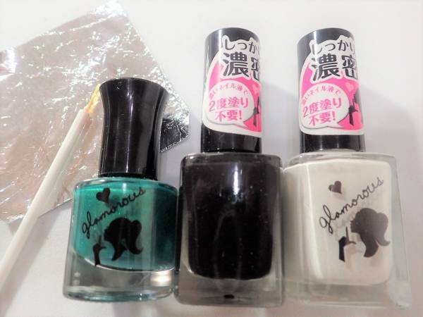 グラフチェックネイルの簡単なやり方【マニキュアでセルフネイル】