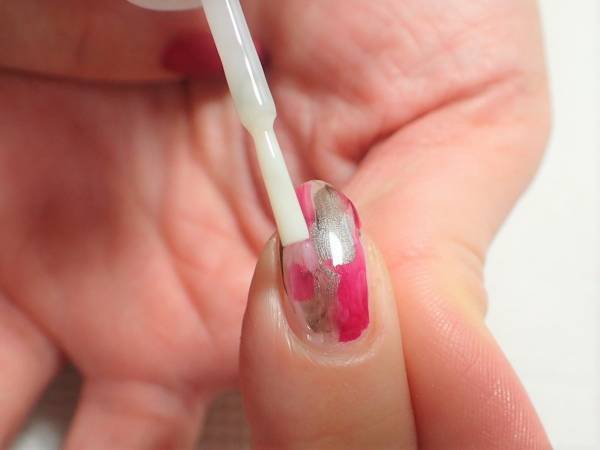 大人の塗りかけネイルの簡単なやり方【マニキュアでセルフネイル】