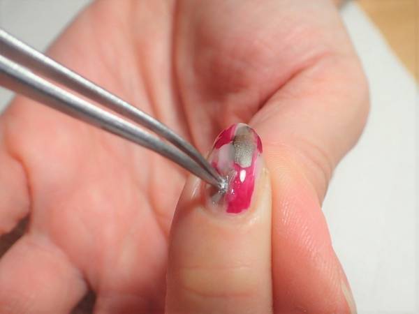 大人の塗りかけネイルの簡単なやり方【マニキュアでセルフネイル】