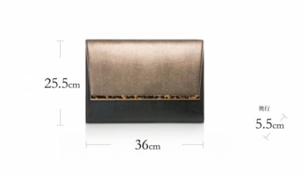 PCを持ち歩く姿が凛とする。才色兼備なビジネスクラッチ「DANA」