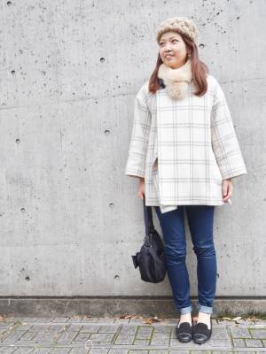 【おしゃれびとスナップ＃26】顔色がぱっと明るく。大人に似合う甘すぎない白コート