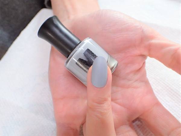 大人クリスマスネイルの簡単なやり方【マニキュアでセルフネイル】