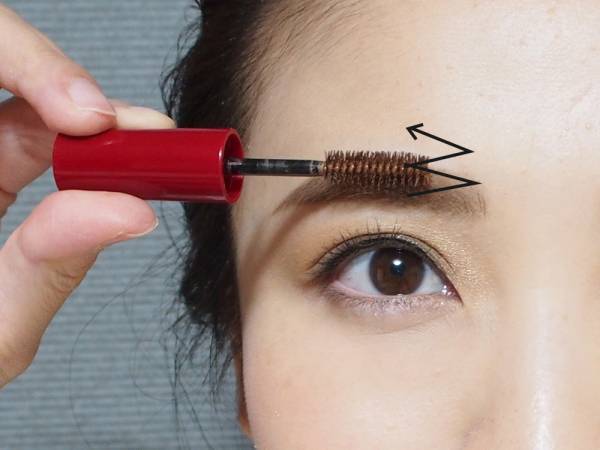 美眉づくりに欠かせないコスメの選び方・使い方