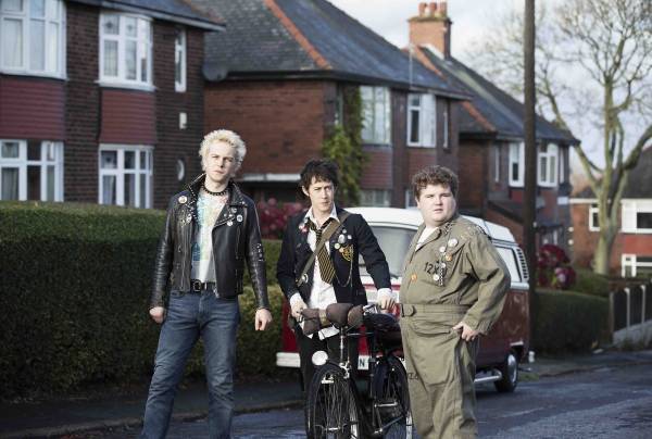 ブッ飛んでる！　だけど切ない『パーティで女の子に話しかけるには』- 古川ケイの「映画は、微笑む。」#30