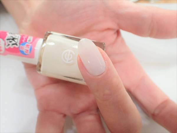 チークネイル（冬Ver.）の簡単なやり方【マニュキュアでセルフネイル】