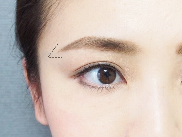 直線的で角度しっかり。知的に見せる眉メイクのやり方とコツ