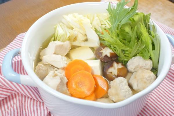 ちゃんこ鍋は美容食。10分で作れる簡単レシピ（塩、味噌）