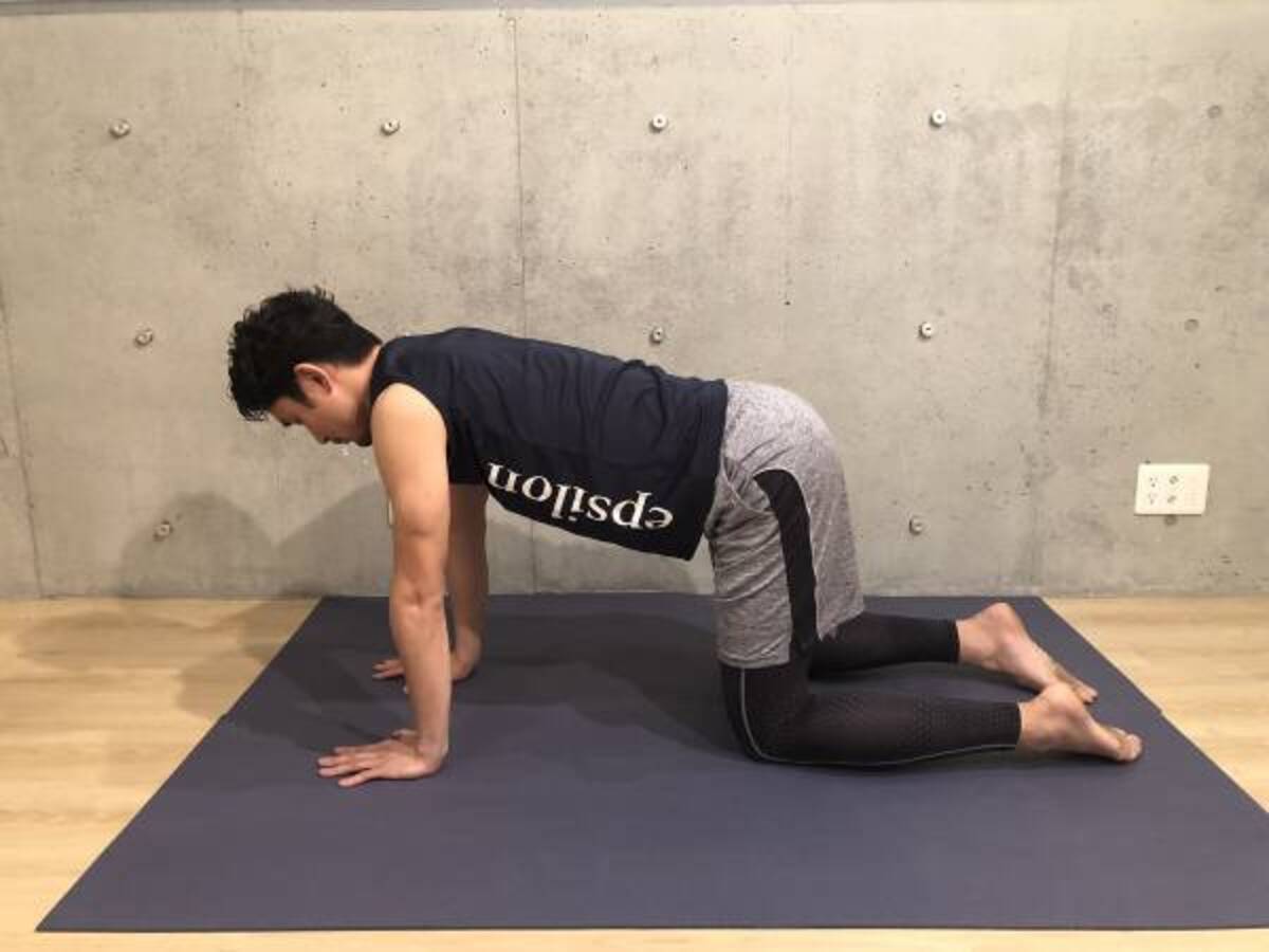 溜まったコリをほぐし リラックスできるチャイルドポーズ ３分masayoga 第５回 ウーマンエキサイト 1 2