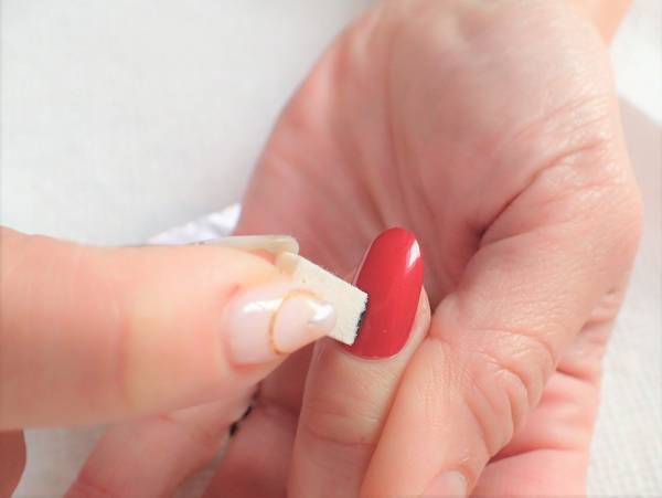 女度を上げる赤チェックネイルのやり方【マニキュアでセルフネイル】