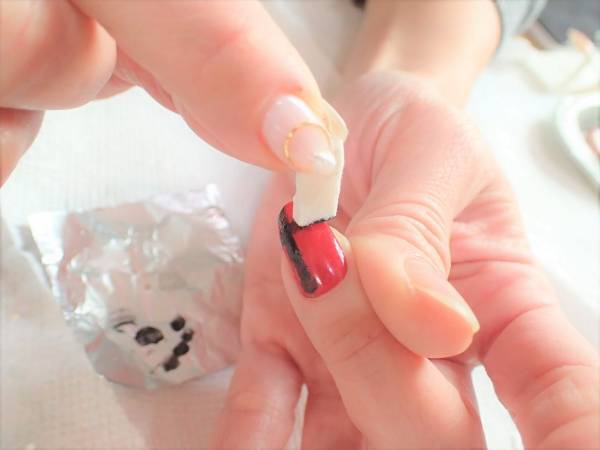 女度を上げる赤チェックネイルのやり方【マニキュアでセルフネイル】