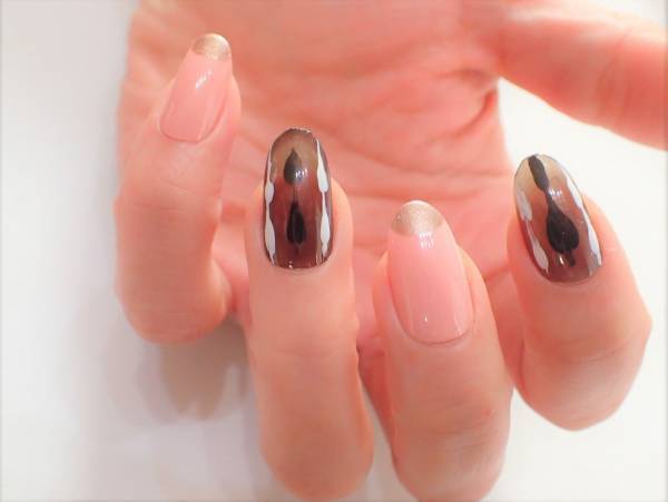 北欧風ネイルの簡単なやり方【マニキュアでセルフネイル】