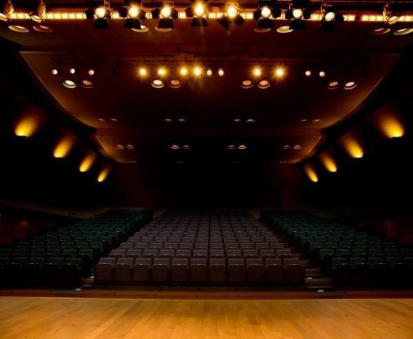 大人の趣味としての「観劇」。おすすめ公演からマナーまで【新世界を嗜む】