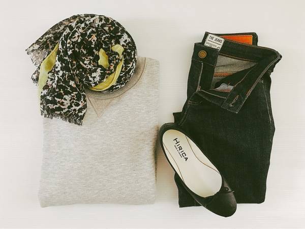 フランス女性の最愛小物「プリント柄ストール」でエレガンスを演出