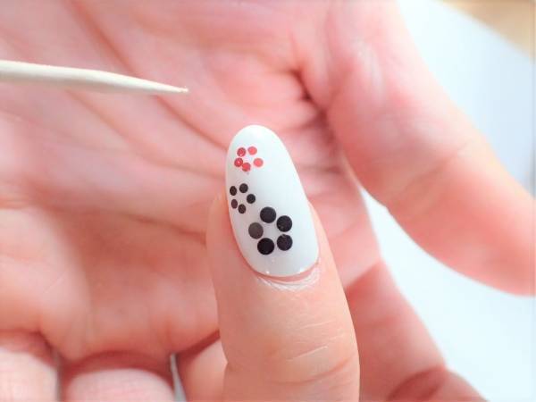 和風ネイルの簡単なやり方【マニキュアでセルフネイル】