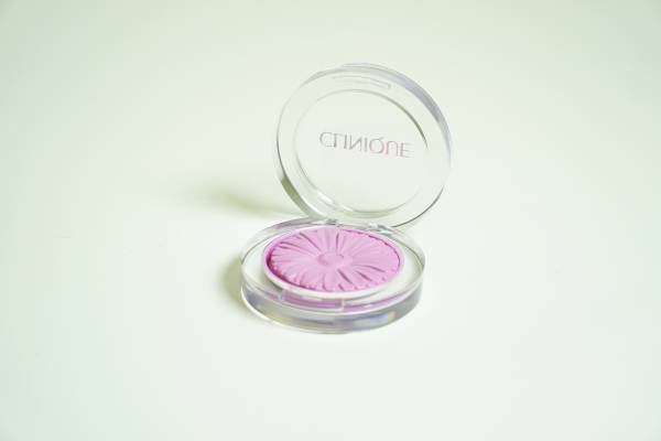 あなたを美しく魅せる「色」を見つける――流行にとらわれない大人のコスメ術