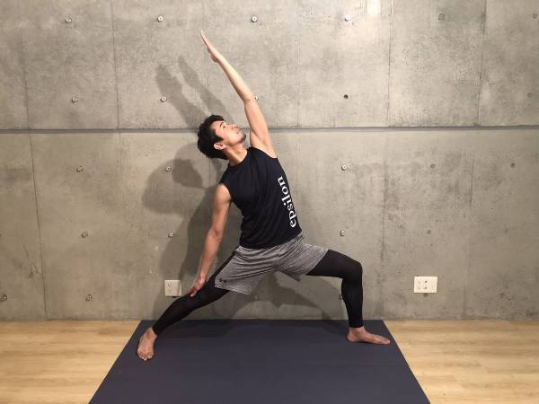 「年末年始でぽっちゃりしたかも」と感じたら……全身を引き締める戦士のポーズを【＃３分MASAYOGA 第６回】