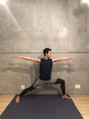 「年末年始でぽっちゃりしたかも」と感じたら……全身を引き締める戦士のポーズを【＃３分MASAYOGA 第６回】