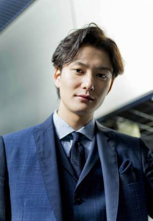 岡田将生「人と人とのバランスを楽しみながら、自分を知っていく」――自分らしさのヒント