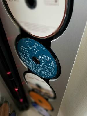 パステルカラーな音楽絵本『山本容子のジャズ絵本 Jazzing』に癒やされて……