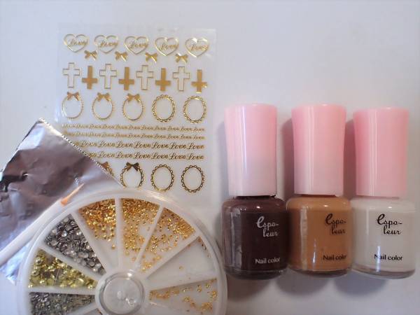 ちょっぴりビターなバレンタインネイルの簡単なやり方【マニキュアでセルフネイル】