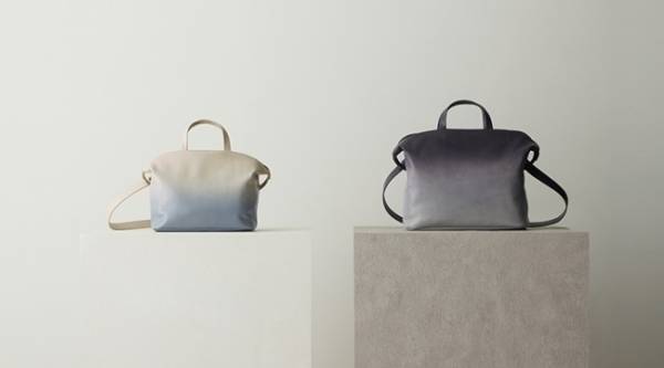 夜明けの色彩と地平線のフォルムを表現したバッグ「yoake」