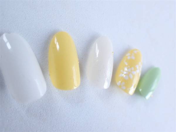 2018年トレンドカラー「イエロー」で作る春ネイル【マニキュアでセルフネイル】