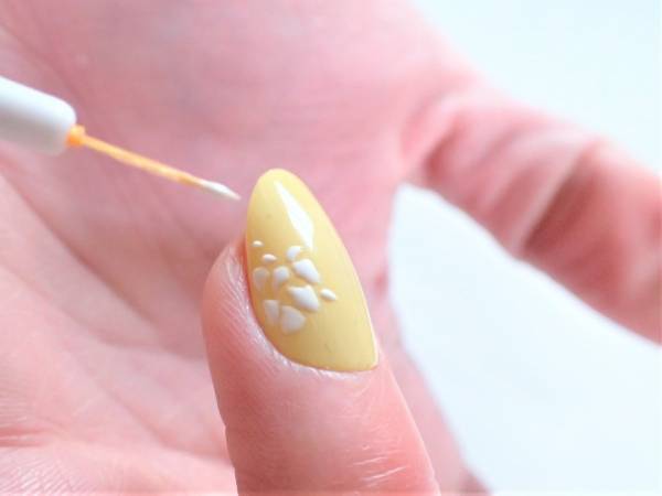 2018年トレンドカラー「イエロー」で作る春ネイル【マニキュアでセルフネイル】