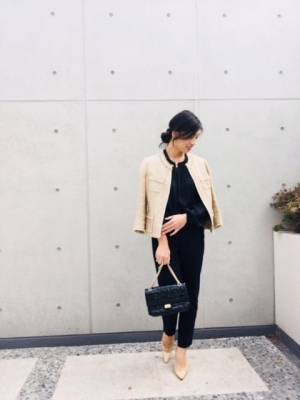 着るだけで背筋が伸びる。ツイードジャケットが１枚あるといい