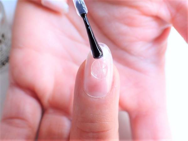 2018年トレンドカラー「ピンク」で作るハンサムネイル【マニキュアでセルフネイル】