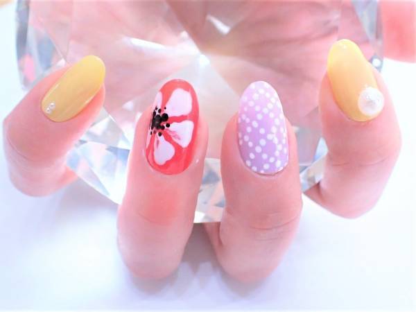 イエロー×レッドでつくる大人春ネイル【マニキュアでセルフネイル】