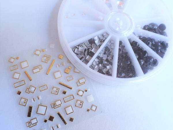 ピンク×ブラックでつくる大人春ネイル【マニキュアでセルフネイル】