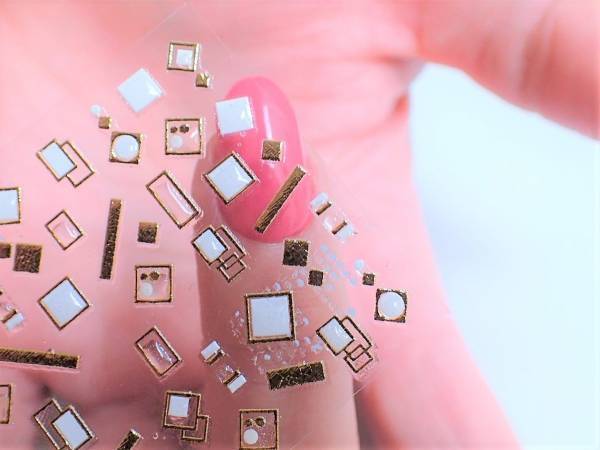 ピンク×ブラックでつくる大人春ネイル【マニキュアでセルフネイル】