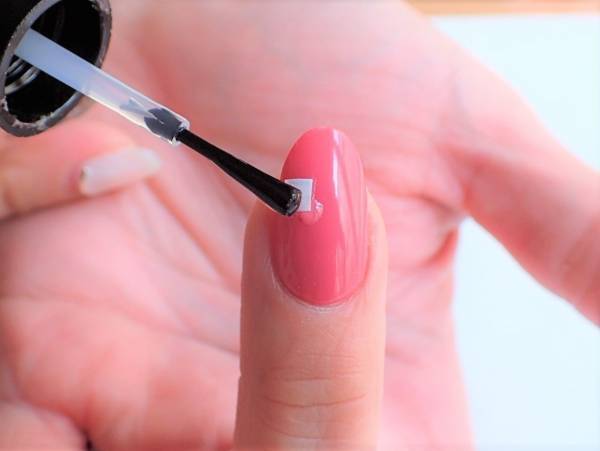 ピンク×ブラックでつくる大人春ネイル【マニキュアでセルフネイル】