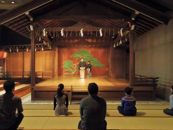 この春は「ふらっと能楽体験」で日本の伝統芸能の奥深さに触れてみよう