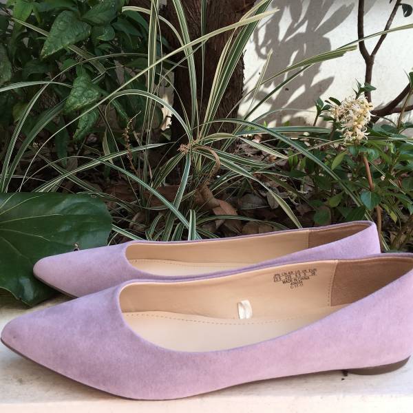 UNIQLOのフラットシューズはパープルがおすすめ