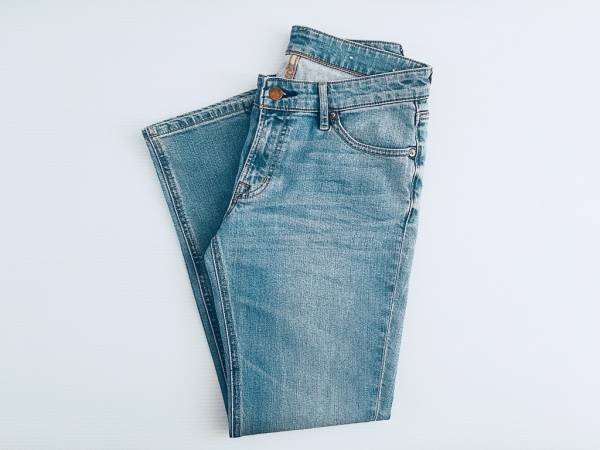 パリジェンヌの春スタイルは白シャツ＆ブラウスがあればいい