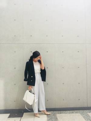 UNIQLOドレープワイドパンツはライトグレーがおすすめ