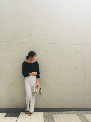 UNIQLOドレープワイドパンツはライトグレーがおすすめ