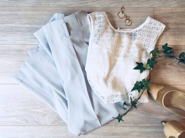 UNIQLOドレープワイドパンツはライトグレーがおすすめ