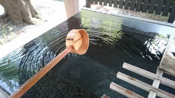 御朱印を集めて各地の神社を巡る「御朱印ガール」とは